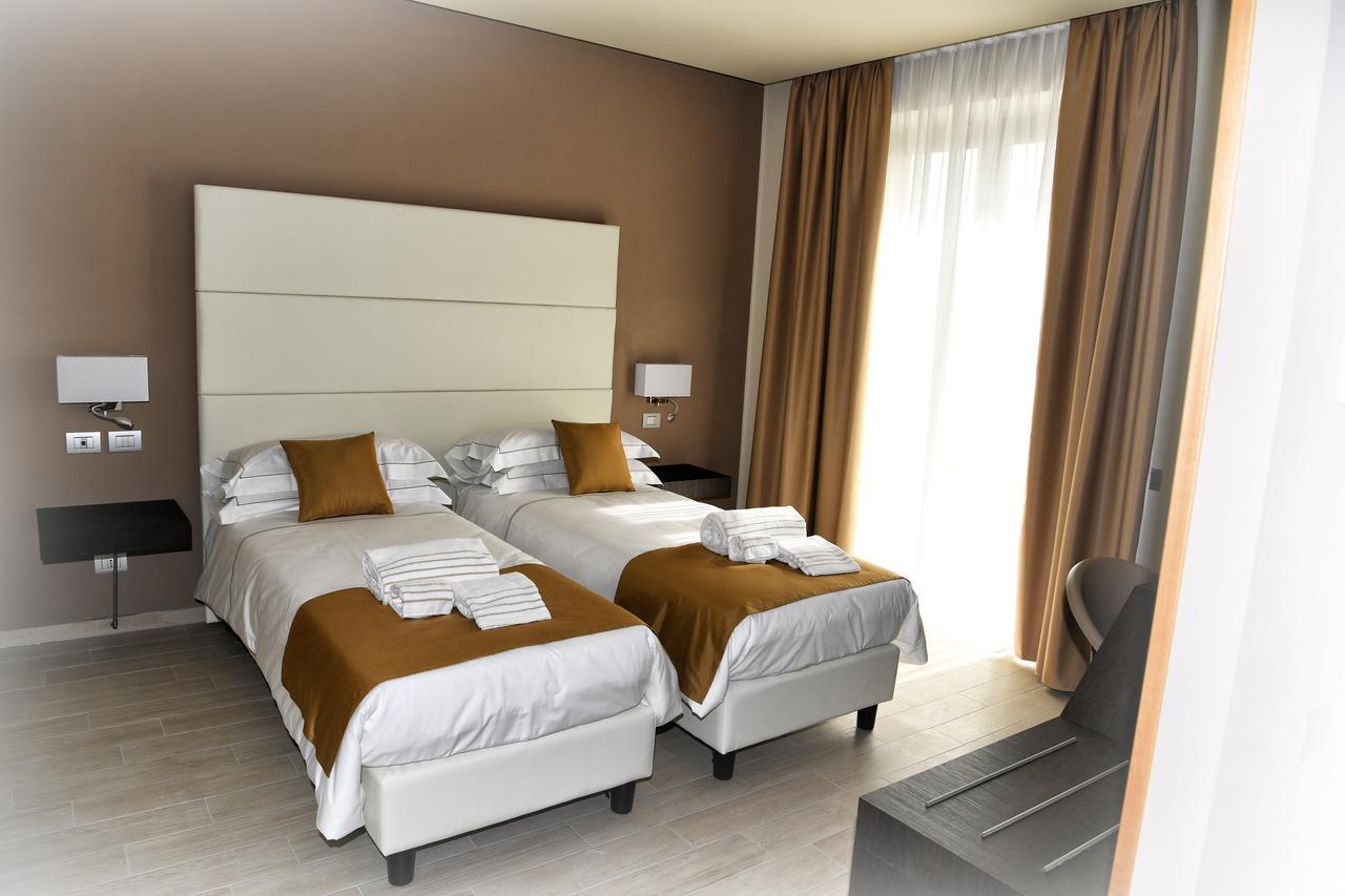 Hotel Terre Dei Salici Caramagna Piemonte Esterno foto